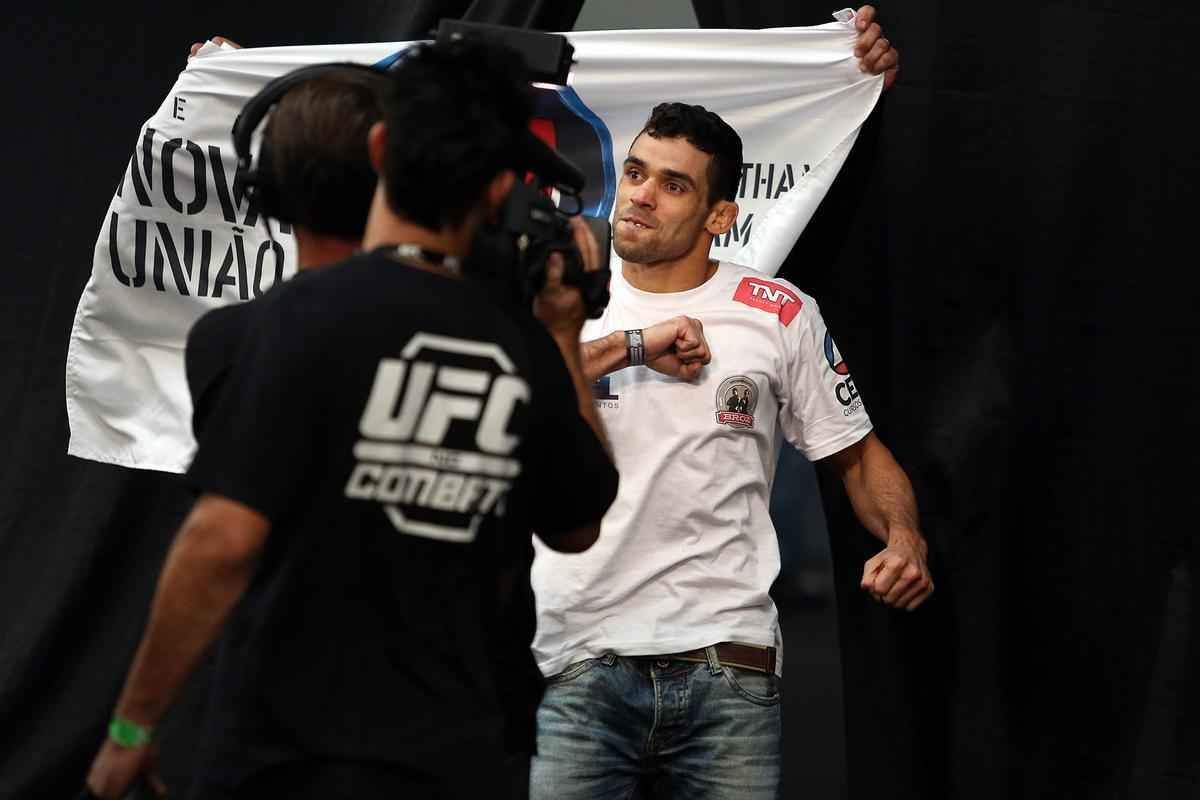 Imagens da pesagem do UFC Fight Night 58, em Barueri - Renan Baro