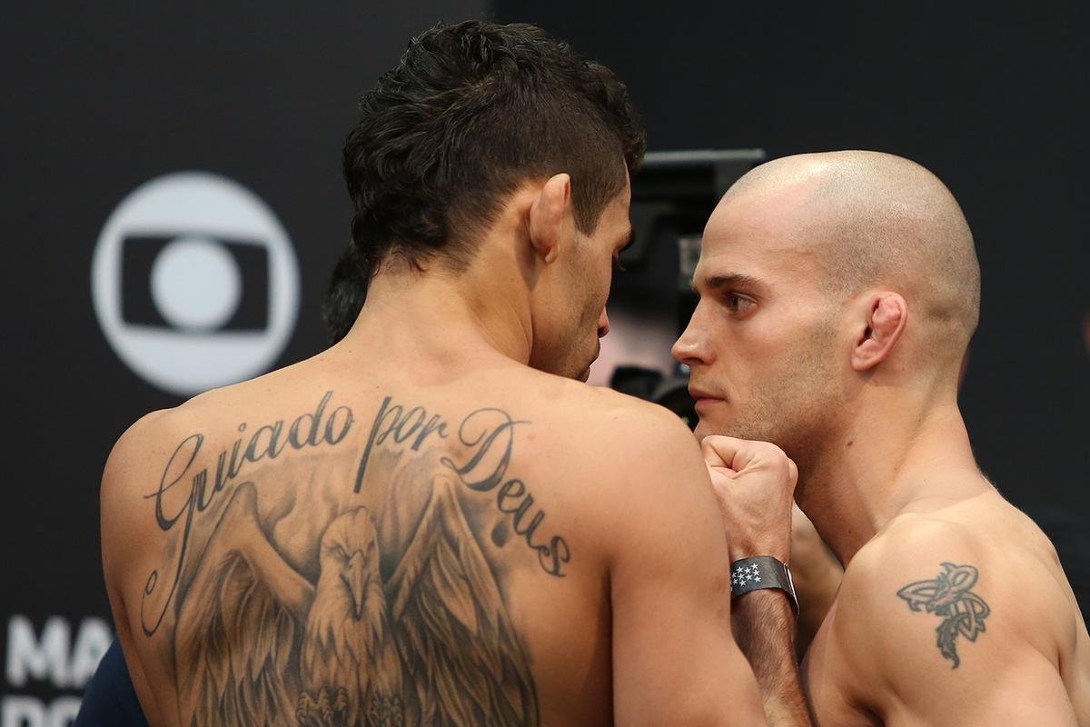 Imagens da pesagem do UFC Fight Night 58, em Barueri - Renan Baro e Mitch Gagnon