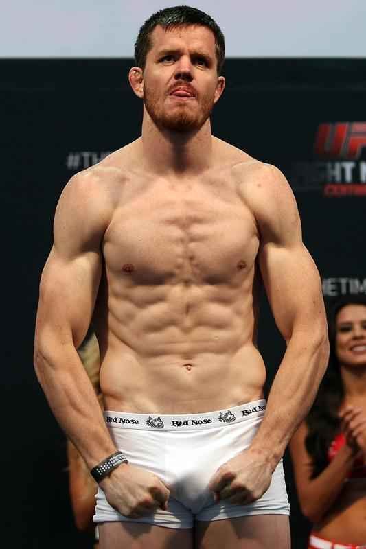 Imagens da pesagem do UFC Fight Night 58, em Barueri - CB Dollaway