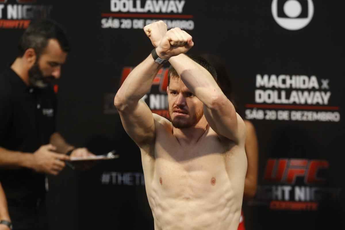 Imagens da pesagem do UFC Fight Night 58, em Barueri - CB Dollaway