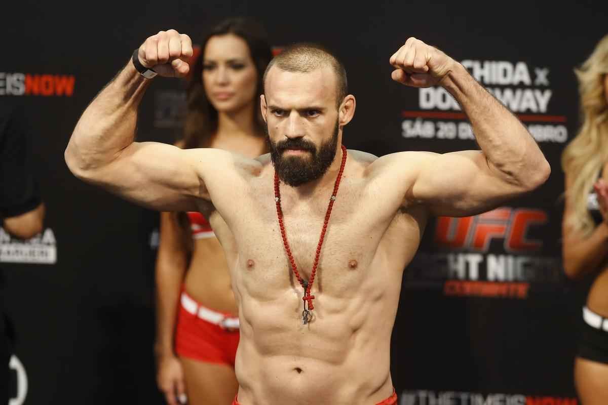 Imagens da pesagem do UFC Fight Night 58, em Barueri - Igor Pokrajac