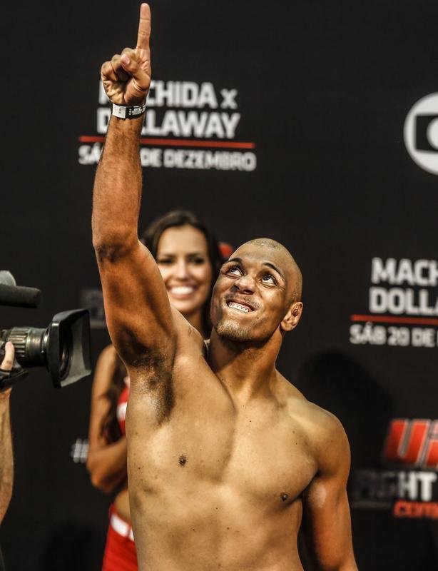 Imagens da pesagem do UFC Fight Night 58, em Barueri - Marcos Pezo