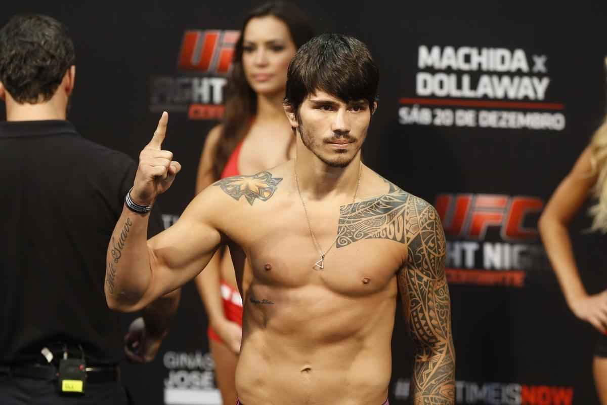 Imagens da pesagem do UFC Fight Night 58, em Barueri - Erick Silva