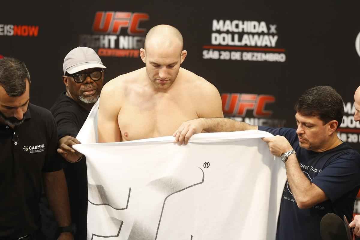 Imagens da pesagem do UFC Fight Night 58, em Barueri - Patrick Cummins
