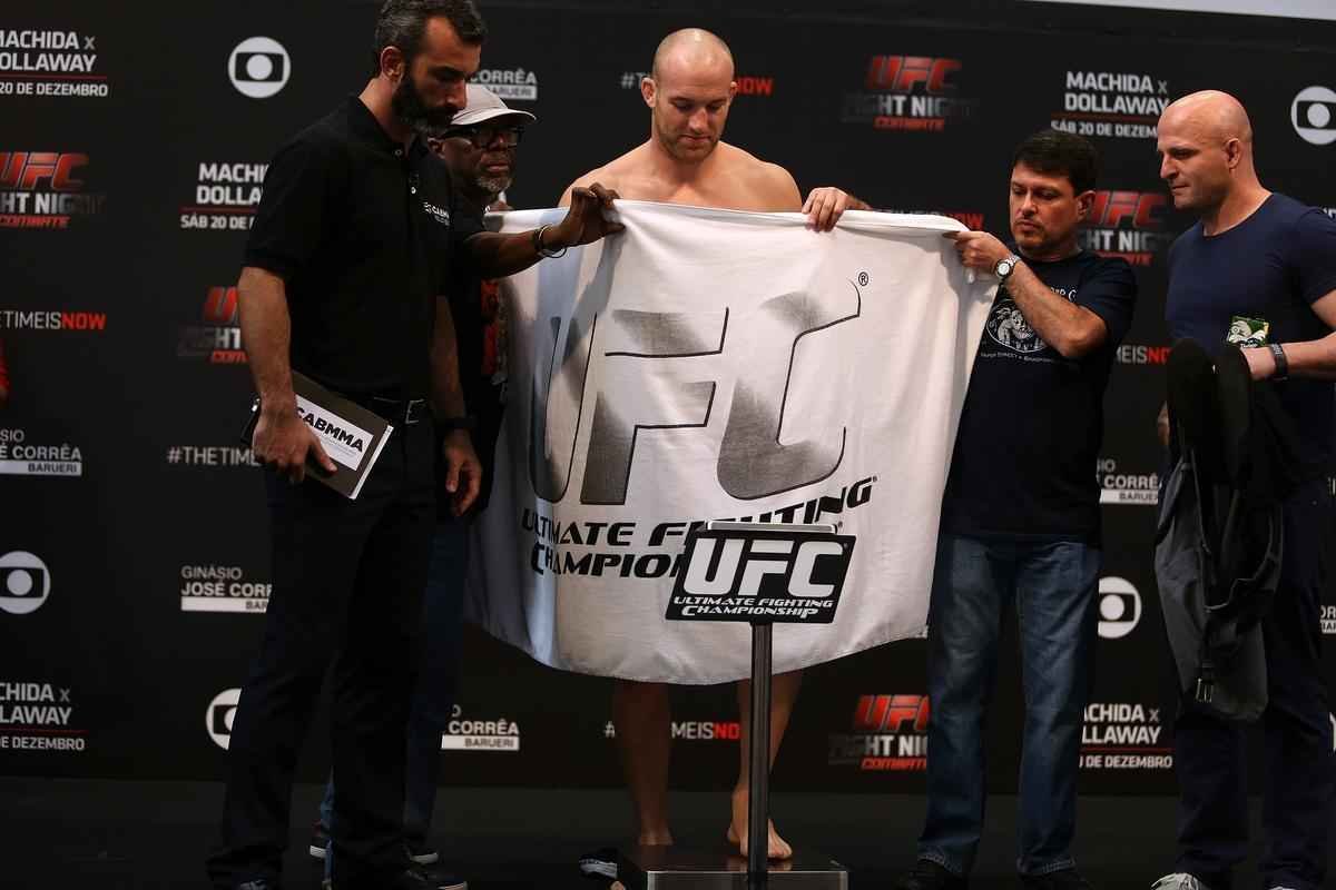 Imagens da pesagem do UFC Fight Night 58, em Barueri - Patrick Cummins