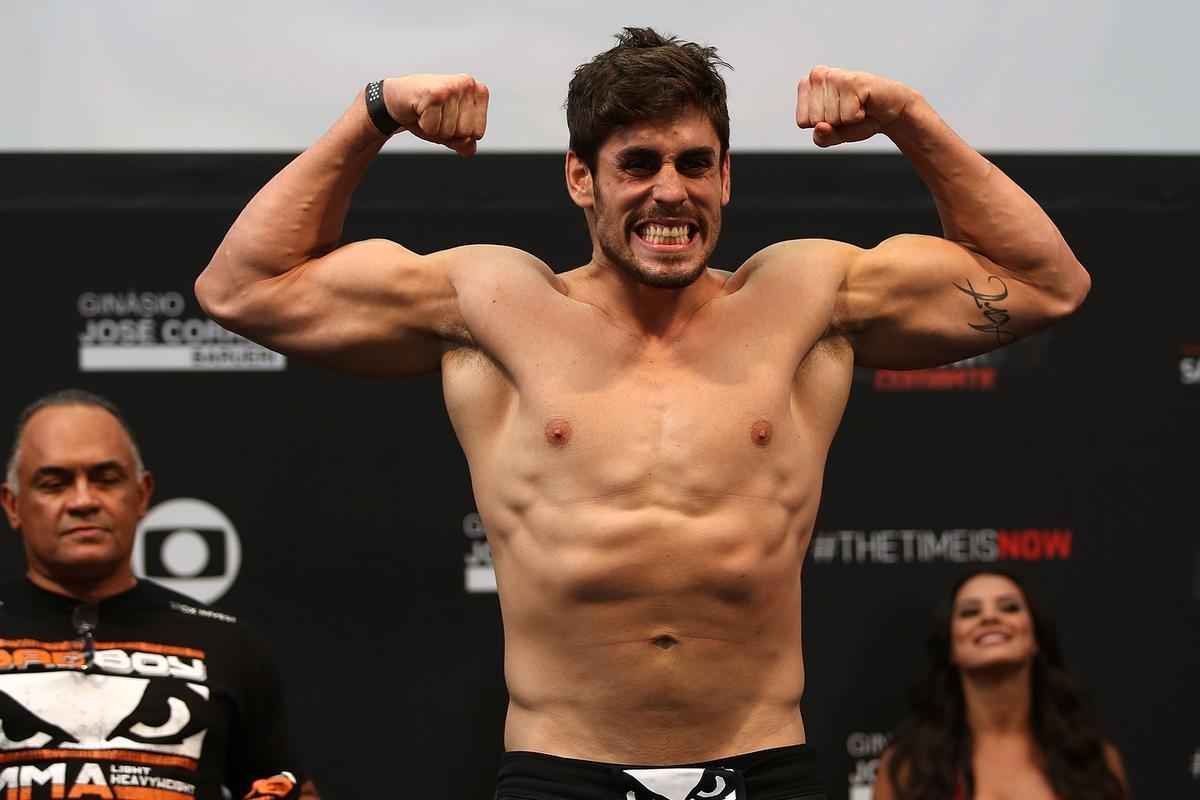 Imagens da pesagem do UFC Fight Night 58, em Barueri - Antnio Cara de Sapato