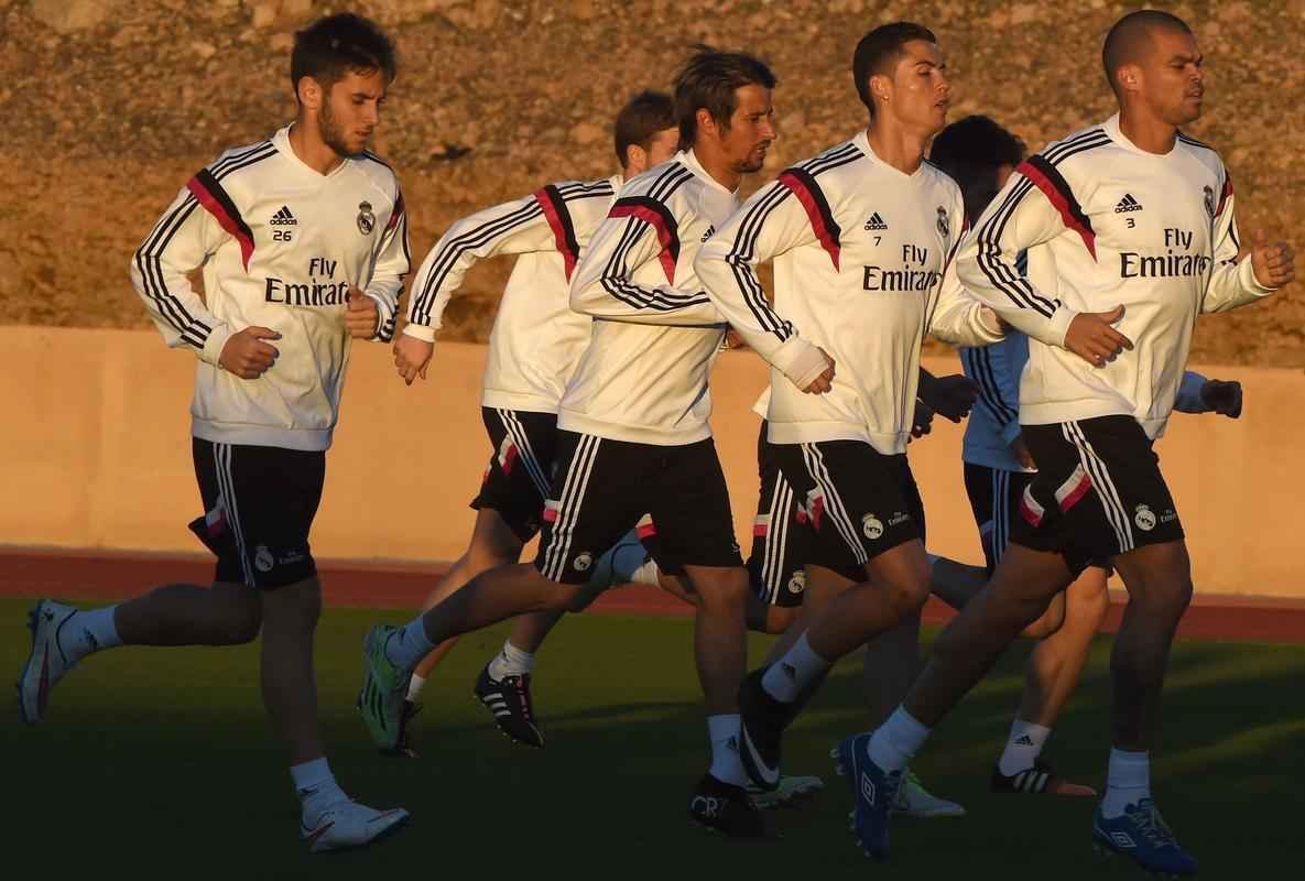 Nesta sexta-feira, jogadores do Real Madrid se mostraram muito descontrados em ltima atividade antes da final 