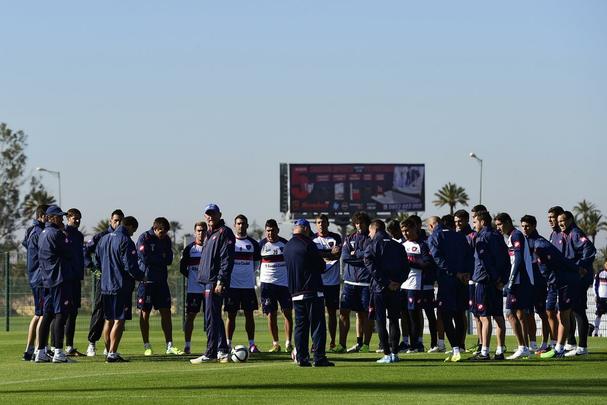 Jogadores do San Lorenzo em ltimo treino, no Marrocos, antes da final do Mundial contra o Real Madrid