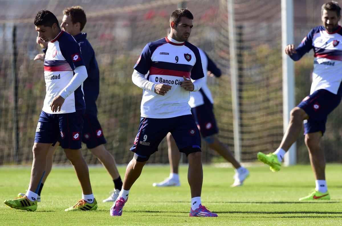 Jogadores do San Lorenzo em ltimo treino, no Marrocos, antes da final do Mundial contra o Real Madrid