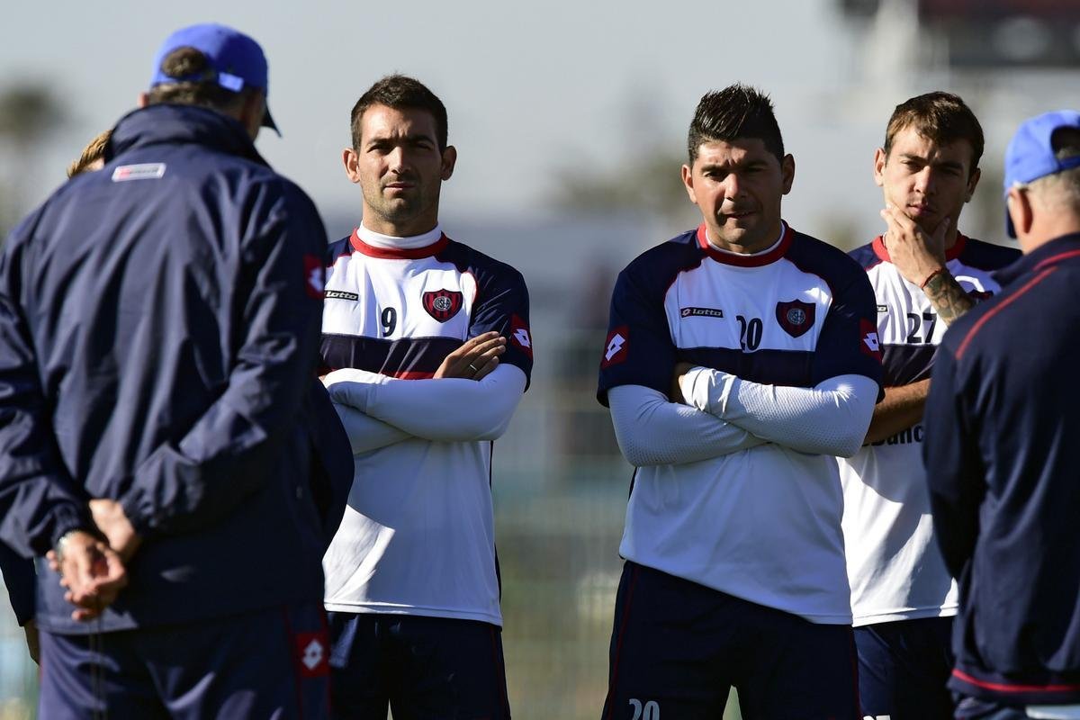 Jogadores do San Lorenzo em ltimo treino, no Marrocos, antes da final do Mundial contra o Real Madrid