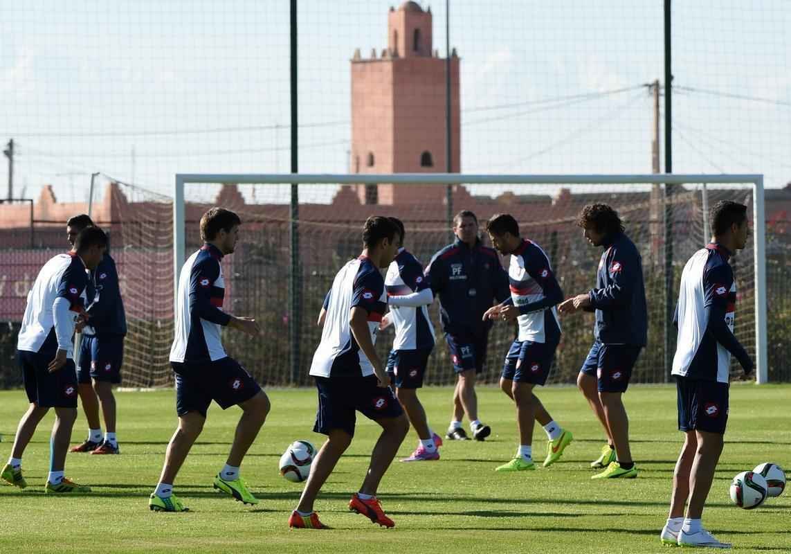Jogadores do San Lorenzo em ltimo treino, no Marrocos, antes da final do Mundial contra o Real Madrid