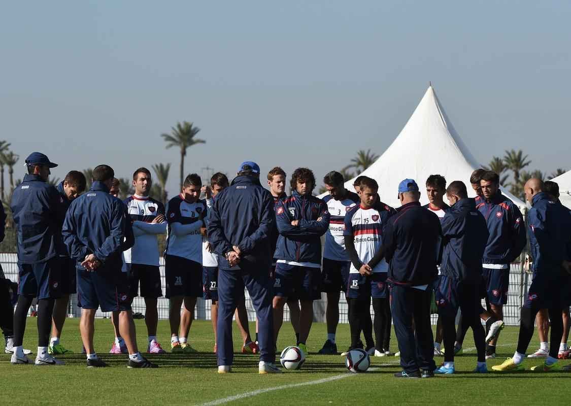 Jogadores do San Lorenzo em ltimo treino, no Marrocos, antes da final do Mundial contra o Real Madrid