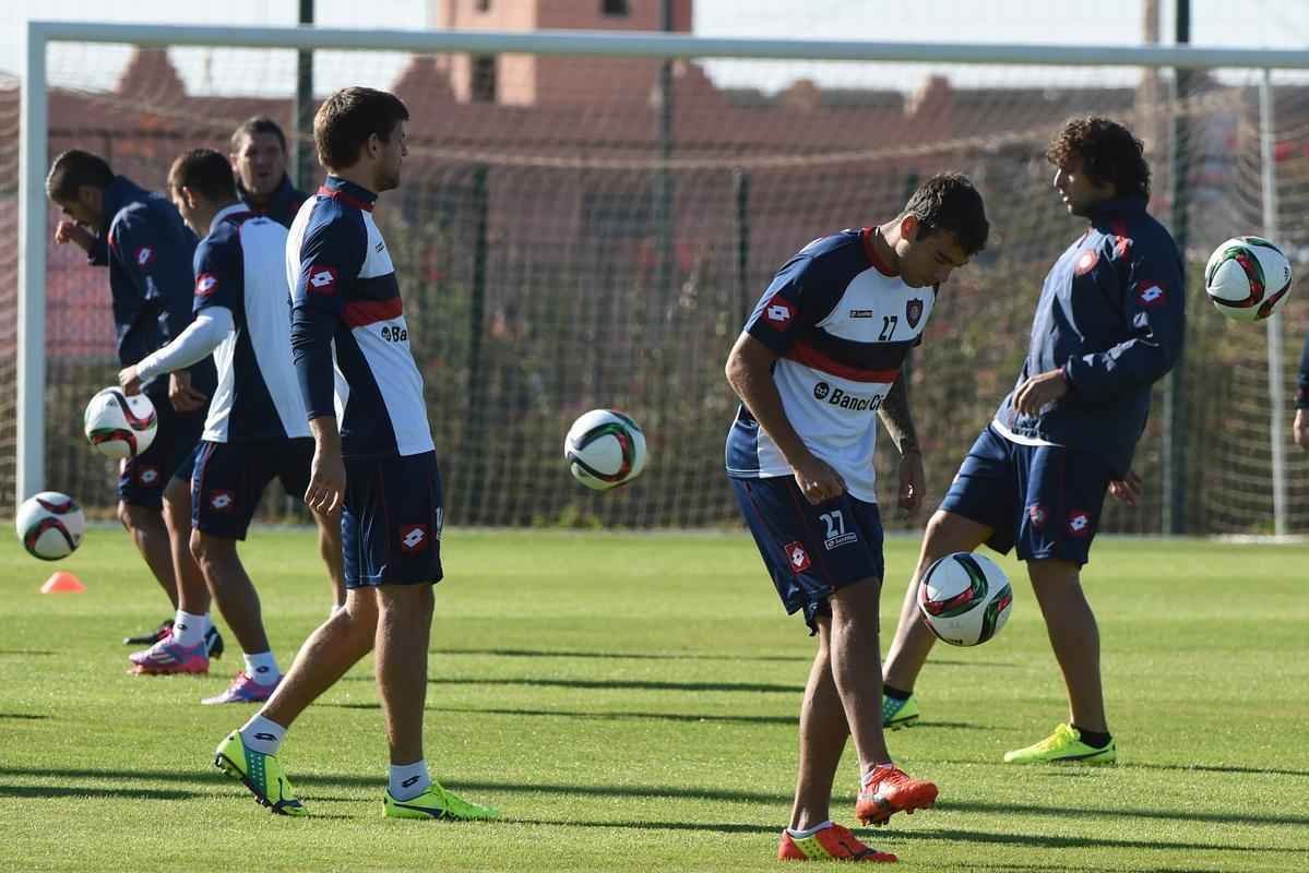 Jogadores do San Lorenzo em ltimo treino, no Marrocos, antes da final do Mundial contra o Real Madrid