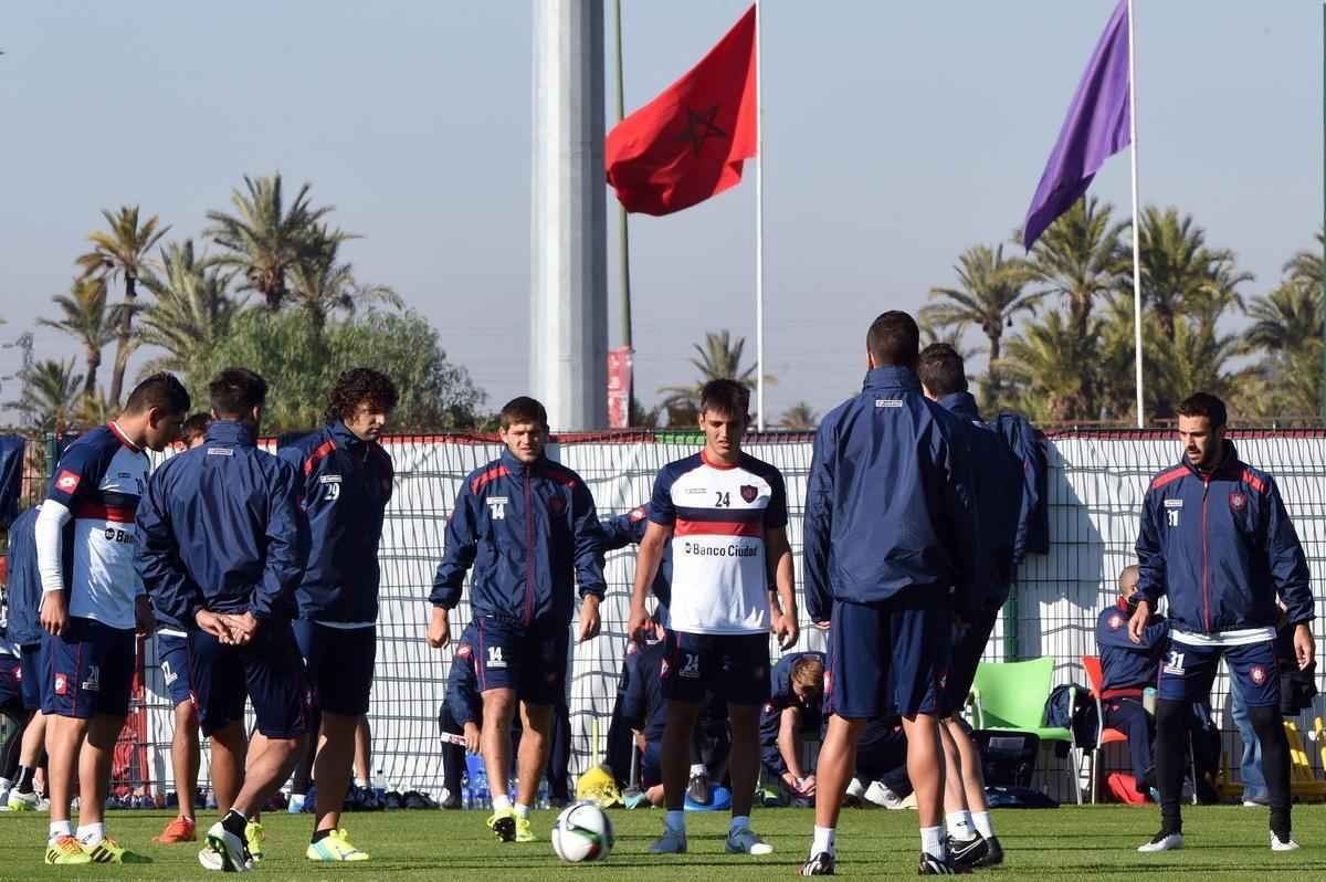 Jogadores do San Lorenzo em ltimo treino, no Marrocos, antes da final do Mundial contra o Real Madrid