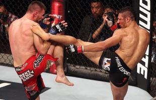 Imagens do UFC Fight Night 58, em Barueri - Tim Means (bermuda vermelha) venceu Mrcio Lyoto por deciso dividida