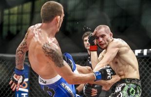 Imagens do UFC Fight Night 58, em Barueri - Renato Moicano (bermuda azul) venceu Tom Niinimaki por finalizao no segundo round
