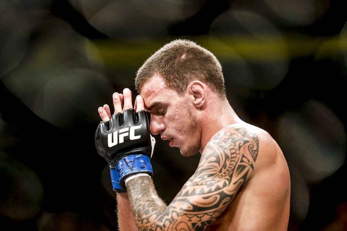 Imagens do UFC Fight Night 58, em Barueri - Renato Moicano (bermuda azul) venceu Tom Niinimaki por finalizao no segundo round