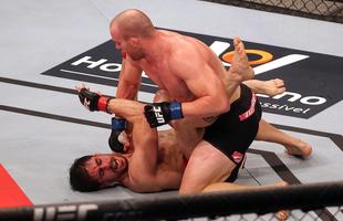 Imagens do UFC Fight Night 58, em Barueri - Patrick Cummins (bermuda preta) venceu Antnio Cara de Sapato por deciso unnime