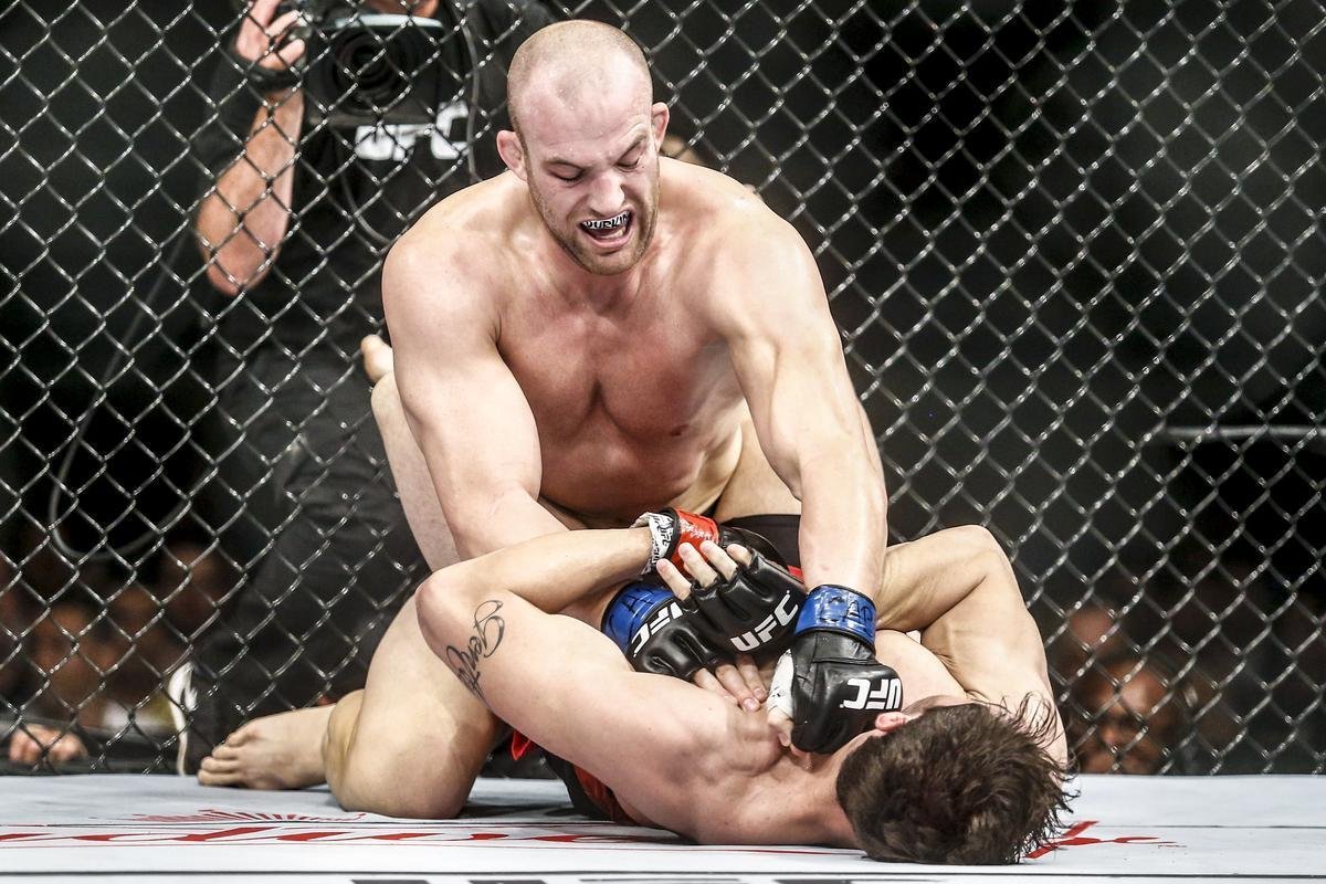 Imagens do UFC Fight Night 58, em Barueri - Patrick Cummins (bermuda preta) venceu Antnio Cara de Sapato por deciso unnime