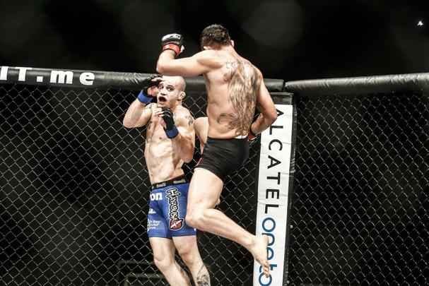 Veja imagens da grande luta entre Renan Barão e Mitch Gagnon