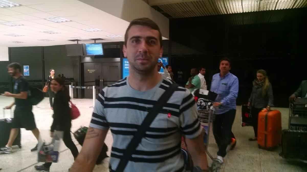 Novo reforo do Atltico, atacante argentino desembarcou em Confins na madrugada desta segunda-feira