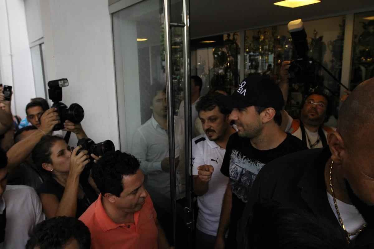 Lucas Pratto  o grande investimento do Atltico para a temporada e assinou por quatro anos 