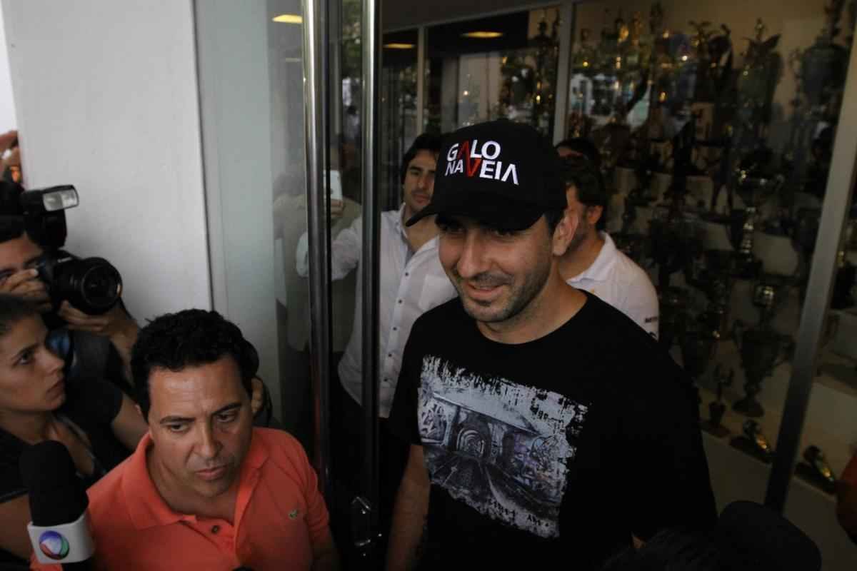 Lucas Pratto  o grande investimento do Atltico para a temporada e assinou por quatro anos 