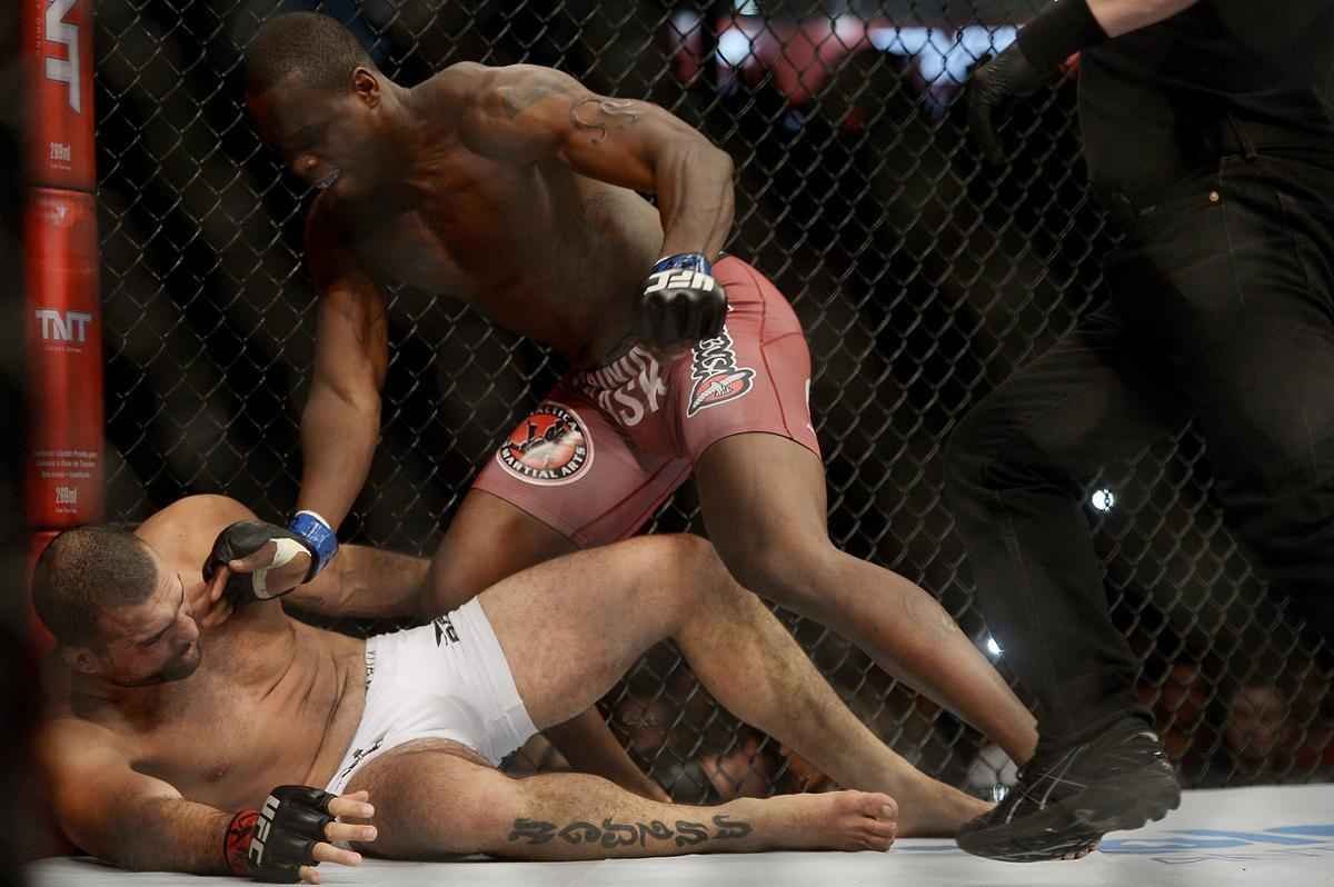 Mauricio Shogun decepcionou fs no UFC em Uberlndia, em novembro, e acabou nocauteado por Ovince St. Preux nos primeiros segundos de luta
