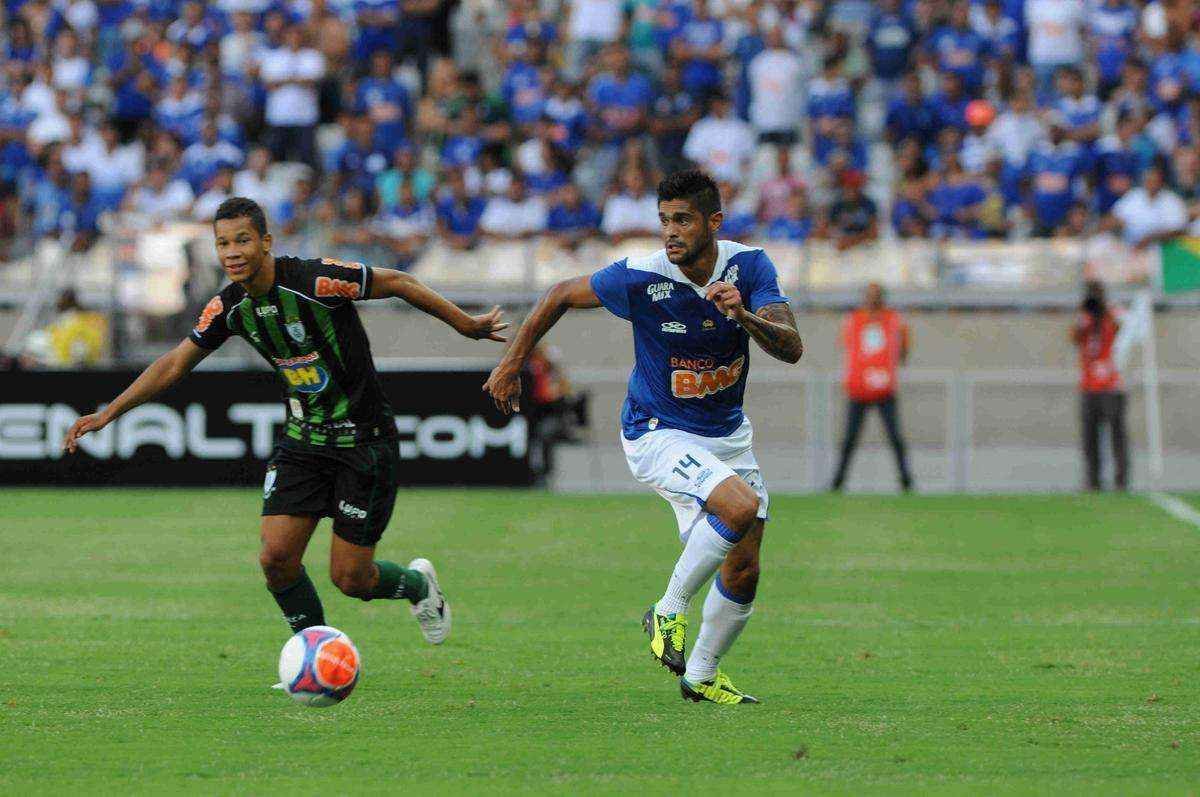 Luan deixou a Toca da Raposa durante 2014. Antes de se despedir do Cruzeiro, o atacante disputou 11 jogos, sendo sete como titular. Ele recebeu trs cartes amarelos e um vermelho, alm de ter dado uma assistncia. 