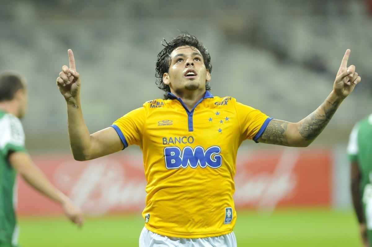 Premiado com a Bola de Ouro pelas atuaes no Campeonato Brasileiro, em eleio organizada pela revista Placar em parceria com os canais ESPN, Ricardo Goulart foi o artilheiro do Cruzeiro em 2014, com 24 gols em 55 jogos. O camisa 28 ainda deu seis assistncias, alm de ter recebido quatro cartes amarelos.