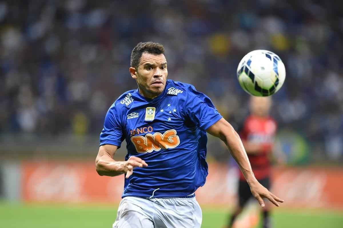 Cear esteve em campo em 45 partidas do Cruzeiro na temporada, sendo 40 como titular. O camisa 2 no marcou gols e deu trs assistncias. O lateral-direito recebeu cinco cartes amarelos.