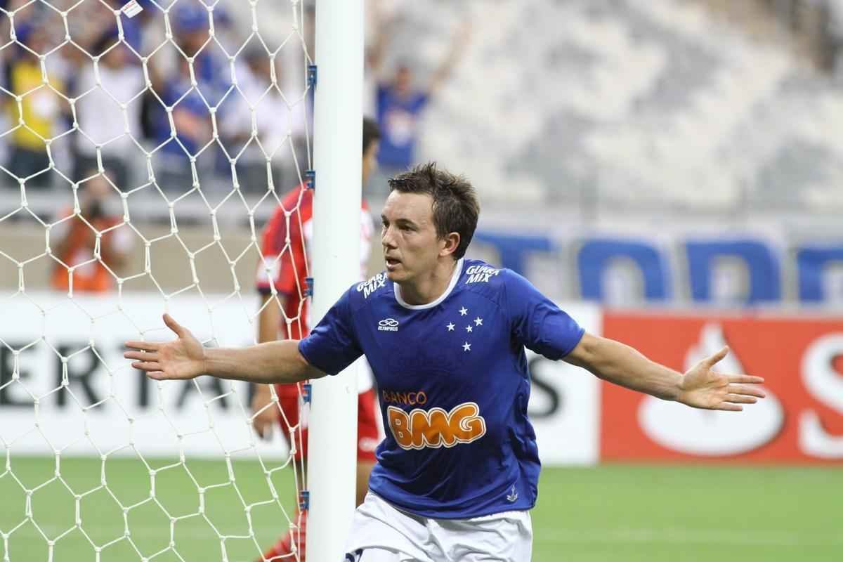 No ano em que conquistou seu quinto ttulo do Brasileiro, Dagoberto disputou 42 jogos, sendo 18 como titular. O camisa 11 marcou nove gols e deu seis assistncias, alm de ter recebido oito cartes amarelos.