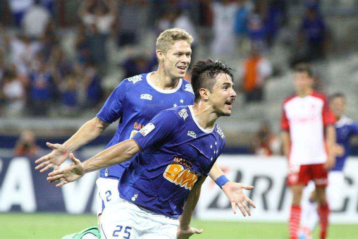 No ano em que o Cruzeiro comprou seus direitos econmicos, que pertenciam ao Metalist-UCR, Willian disputou 60 partidas. Assim, ele foi quem mais entrou em campo entre os jogadores de linha. O atacante marcou 12 gols, deu 10 assistncias e recebeu 11 cartes amarelos.  