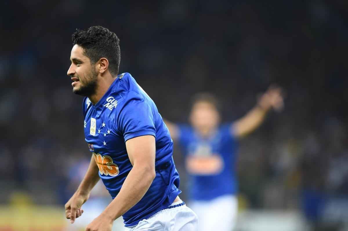 Zagueiro mais utilizado pelo tcnico Marcelo Oliveira em 2014, Leo disputou 49 jogos pelo Cruzeiro. Ele anotou cinco gols, alm de ter recebido quatro cartes amarelos.