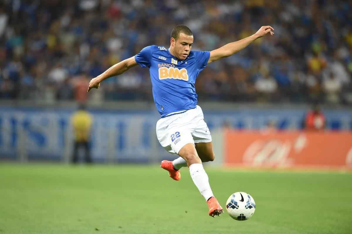 Mayke disputou 47 jogos em 2014, sendo 36 como titular. O lateral-direito se destacou nas assistncias, com 11 passes para gol, alm de ter balanado as redes uma vez. Ele ainda recebeu quatro cartes amarelos. 