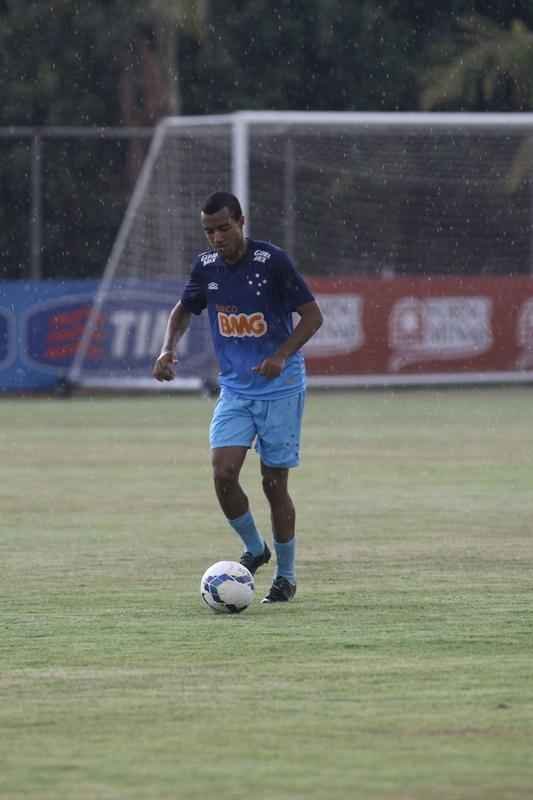 ltima contratao do Cruzeiro para a temporada 2014, Breno Lopes disputou apenas um jogo pelo clube em 2014. O lateral-esquerdo foi acionado pelo tcnico Marcelo Oliveira durante o empate com a Chapecoense, por 1 a 1, na penltima rodada do Brasileiro. 