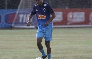 ltima contratao do Cruzeiro para a temporada 2014, Breno Lopes disputou apenas um jogo pelo clube em 2014. O lateral-esquerdo foi acionado pelo tcnico Marcelo Oliveira durante o empate com a Chapecoense, por 1 a 1, na penltima rodada do Brasileiro. 