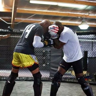 Em dezembro, Anderson continua na preparação para o duelo contra Nick Diaz