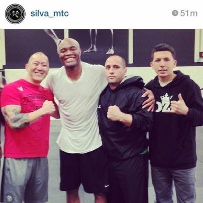 Em fevereiro, Anderson, ao lado da família, iniciou a fisioterapia e retornou aos treinos