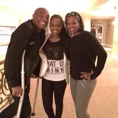 Em fevereiro, Anderson, ao lado da família, iniciou a fisioterapia e retornou aos treinos