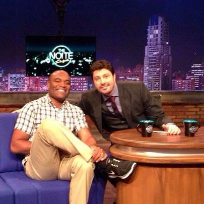 Em março, o Spider voltou a dar os primeiros chutes com a perna lesionada. Fora dos treinos, o lutador participou de campanhas fotográficas, programas e palestras