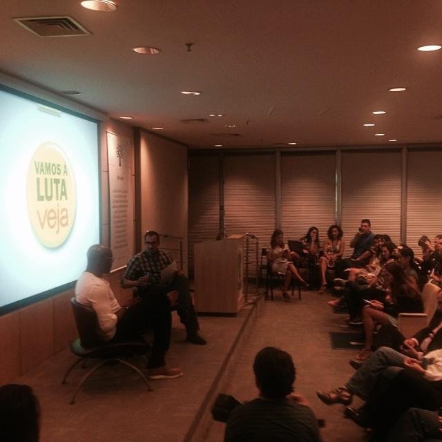 Em maro, o Spider voltou a dar os primeiros chutes com a perna lesionada. Fora dos treinos, o lutador participou de campanhas fotogrficas, programas e palestras