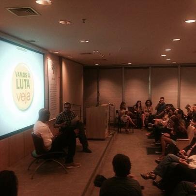 Em março, o Spider voltou a dar os primeiros chutes com a perna lesionada. Fora dos treinos, o lutador participou de campanhas fotográficas, programas e palestras