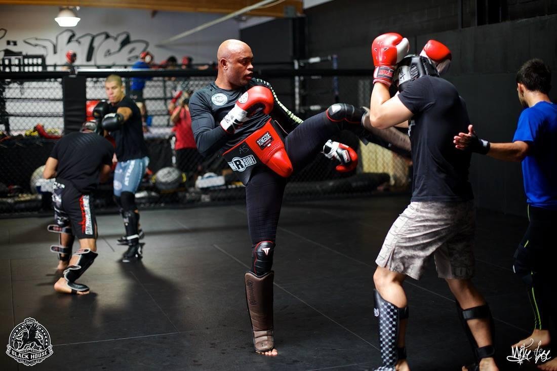 Em junho e julho, Anderson Silva intensificou os treinamentos na academia Black House
