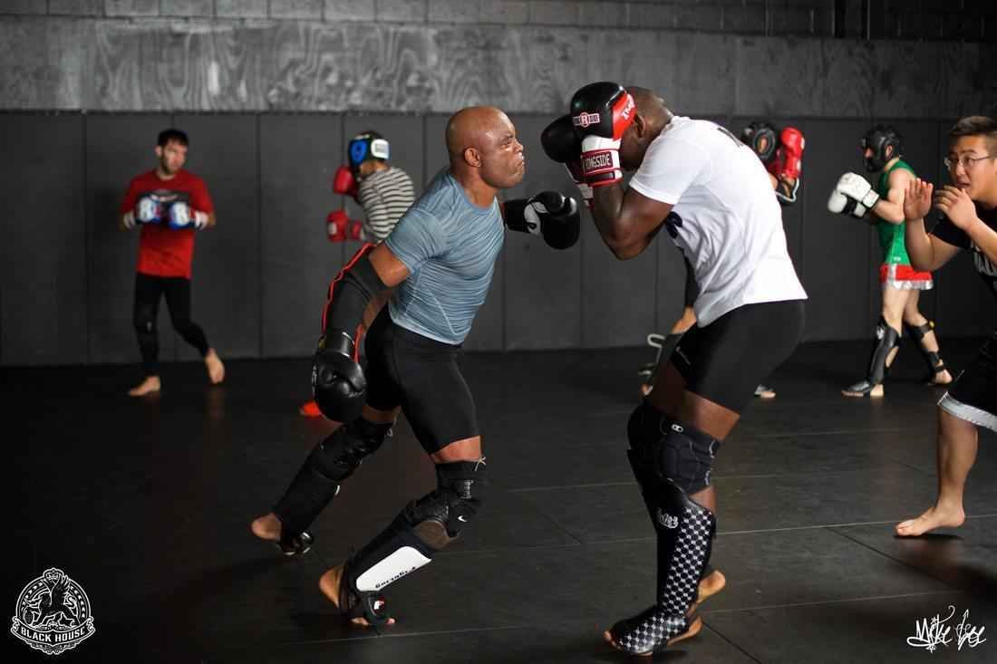 Em junho e julho, Anderson Silva intensificou os treinamentos na academia Black House