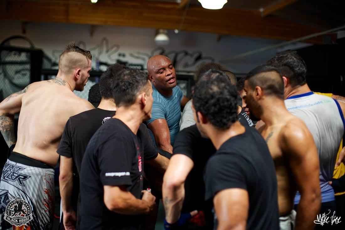 No fim de julho, Anderson teve retorno confirmado contra Nick Diaz. O ms de agosto serviu para acelerar a preparao. O sorriso estava de volta ao rosto do lutador