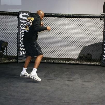 No fim de julho, Anderson teve retorno confirmado contra Nick Diaz. O mês de agosto serviu para acelerar a preparação. O sorriso estava de volta ao rosto do lutador