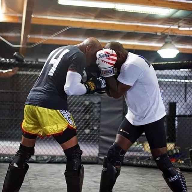 Em janeiro, Anderson realizou a reta final de sua preparao para a luta contra Nick Diaz