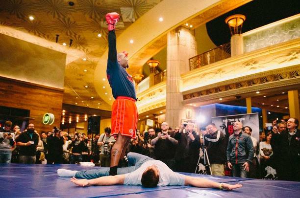 Imagens do treino aberto do UFC 182 em Las Vegas - Daniel Cormier no treino aberto
