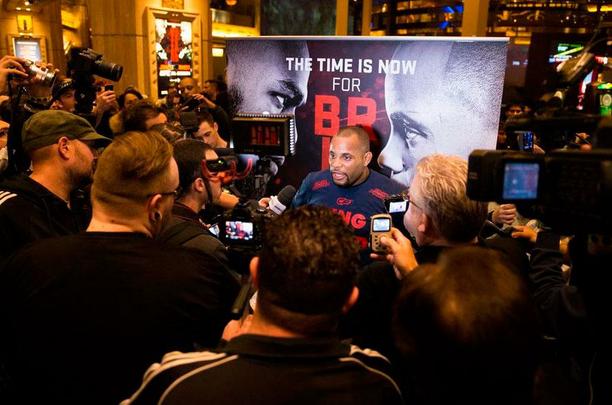 Imagens do treino aberto do UFC 182 em Las Vegas - Daniel Cormier no treino aberto
